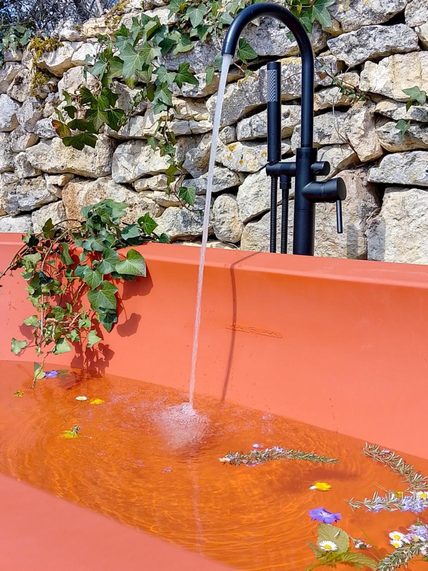 مبيت وإفطار نْواغايْ Bastida De Beata المظهر الخارجي الصورة
